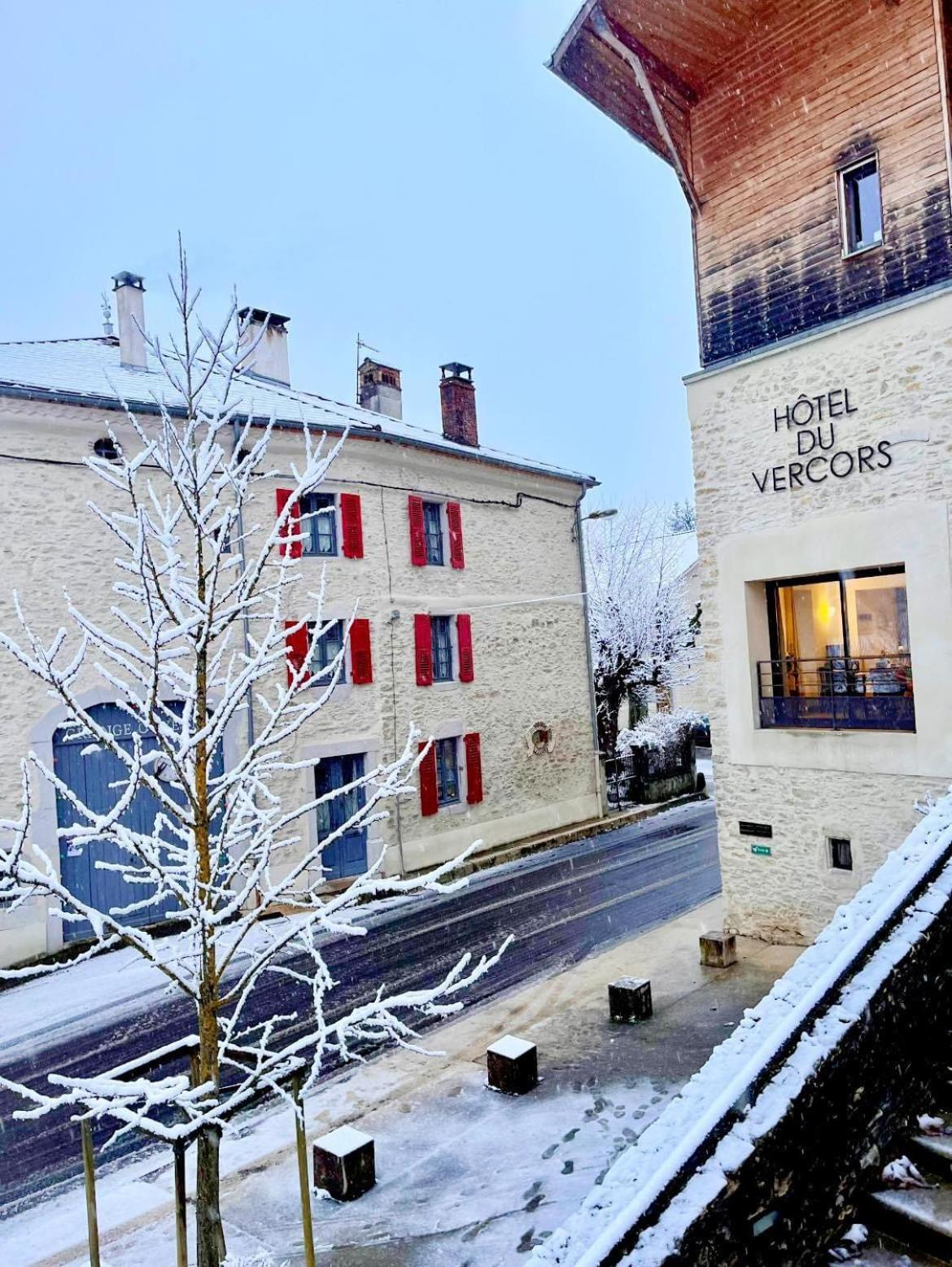 Restaurant Hotel Du Vercors Saint-Martin-en-Vercors Exterior photo